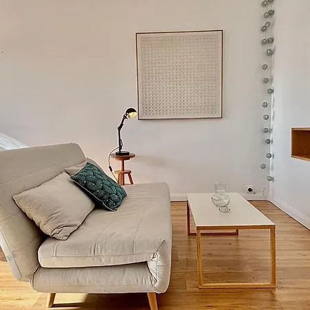 For 2 People With Wifi And Parking